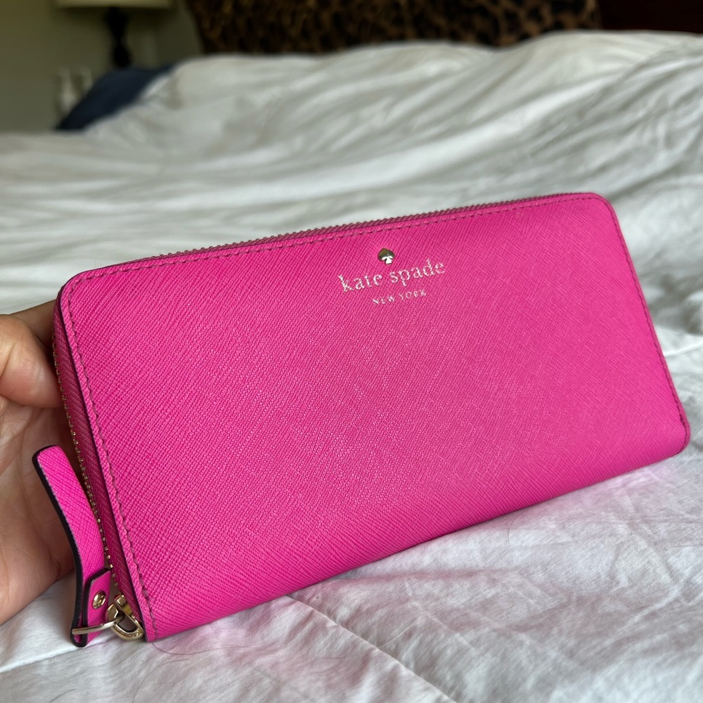 Kate Spade Zippered Wallet